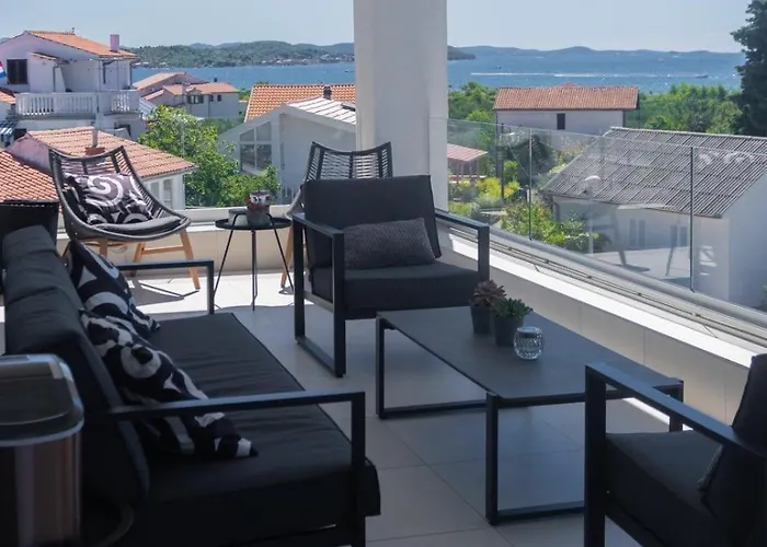 Traum-meerblick-tribunj Appartement *